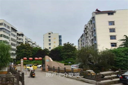 税务小区3室2厅1卫118㎡/车库25